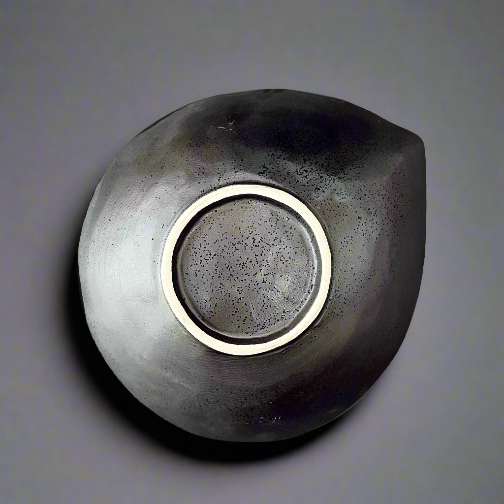 Kakunaka Akane Leaf-Shaped Bowl