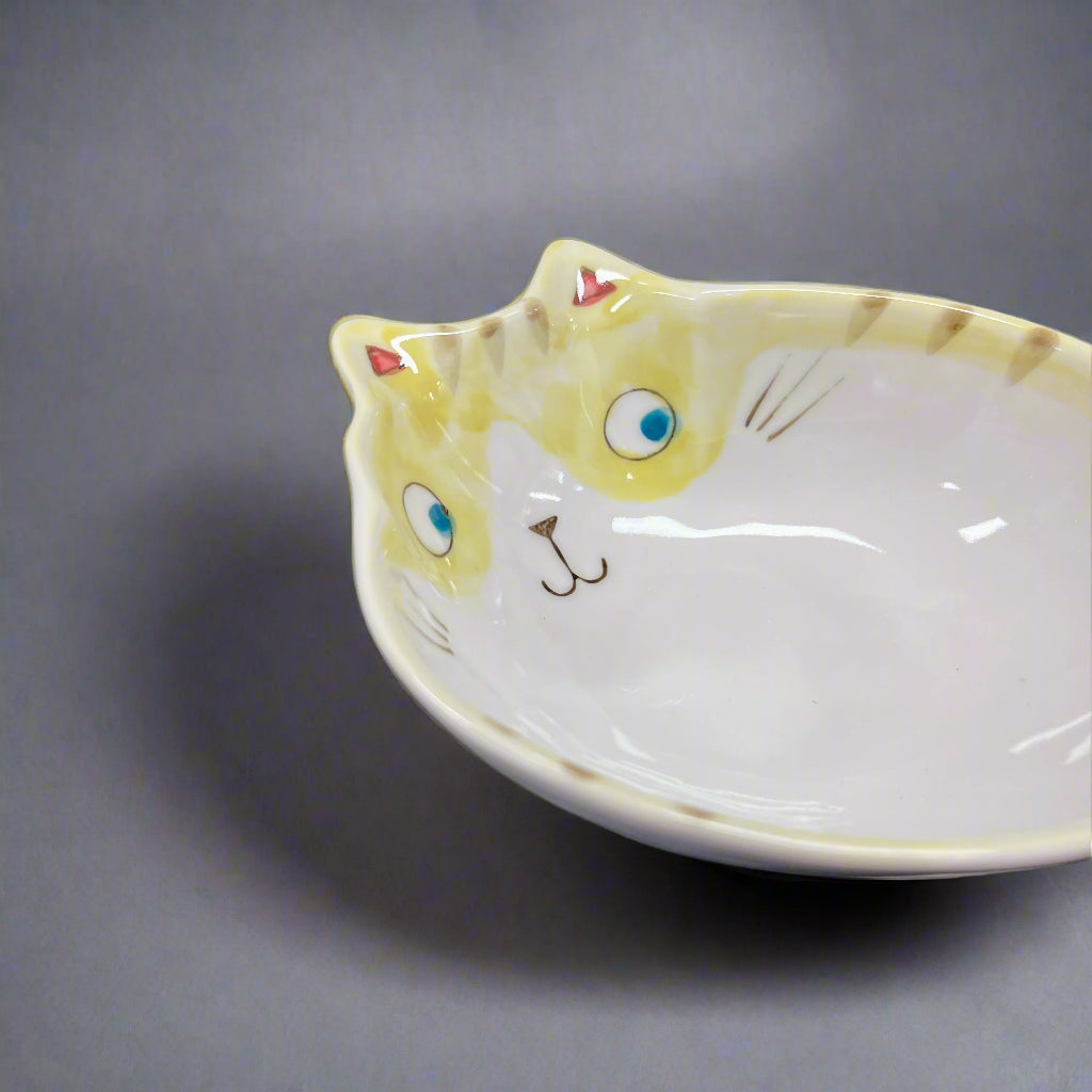 Fukui Craft Smiling Cat-Shaped Bowl