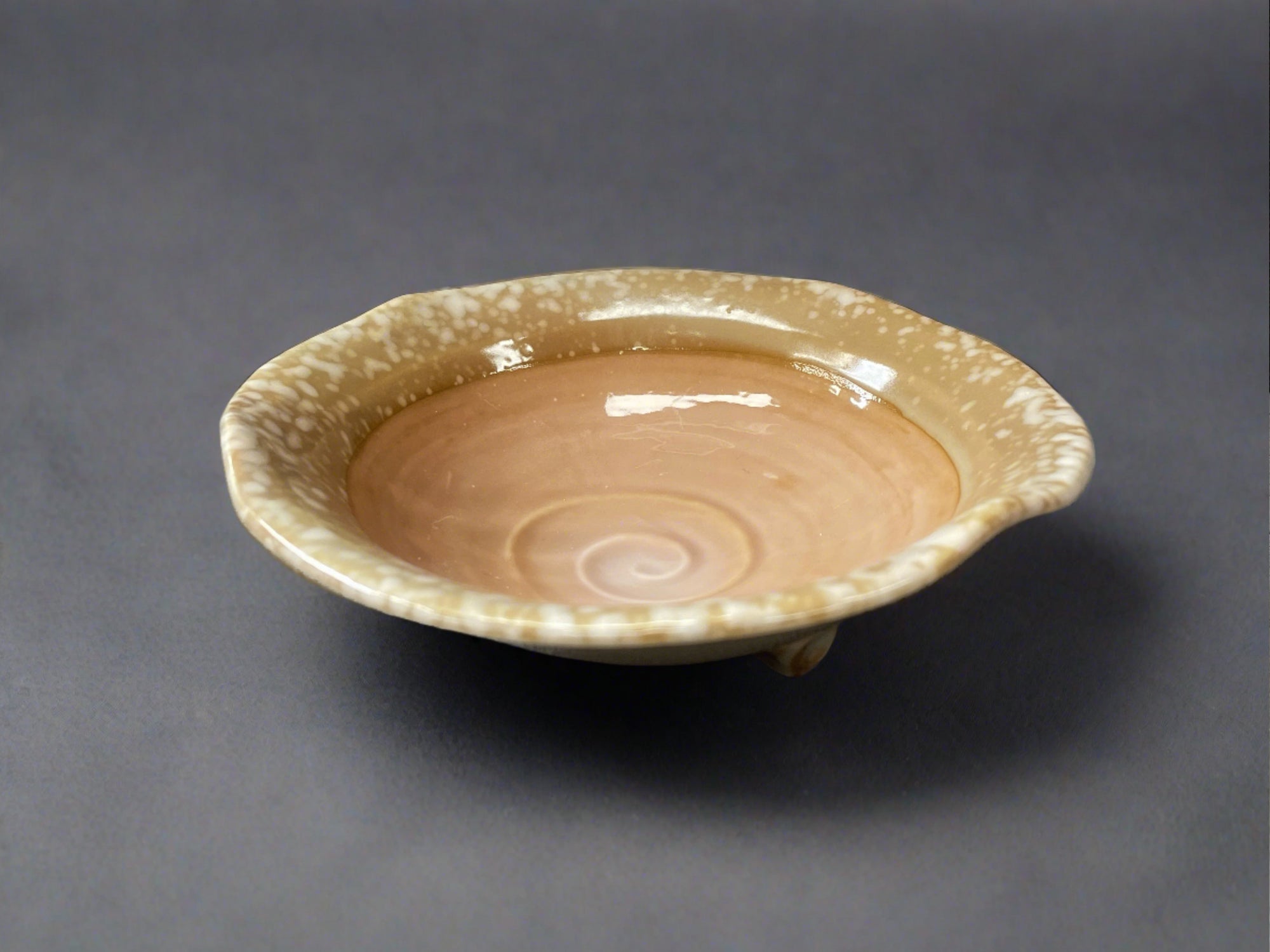 Fukui Craft Walnut Three-Legged Plate