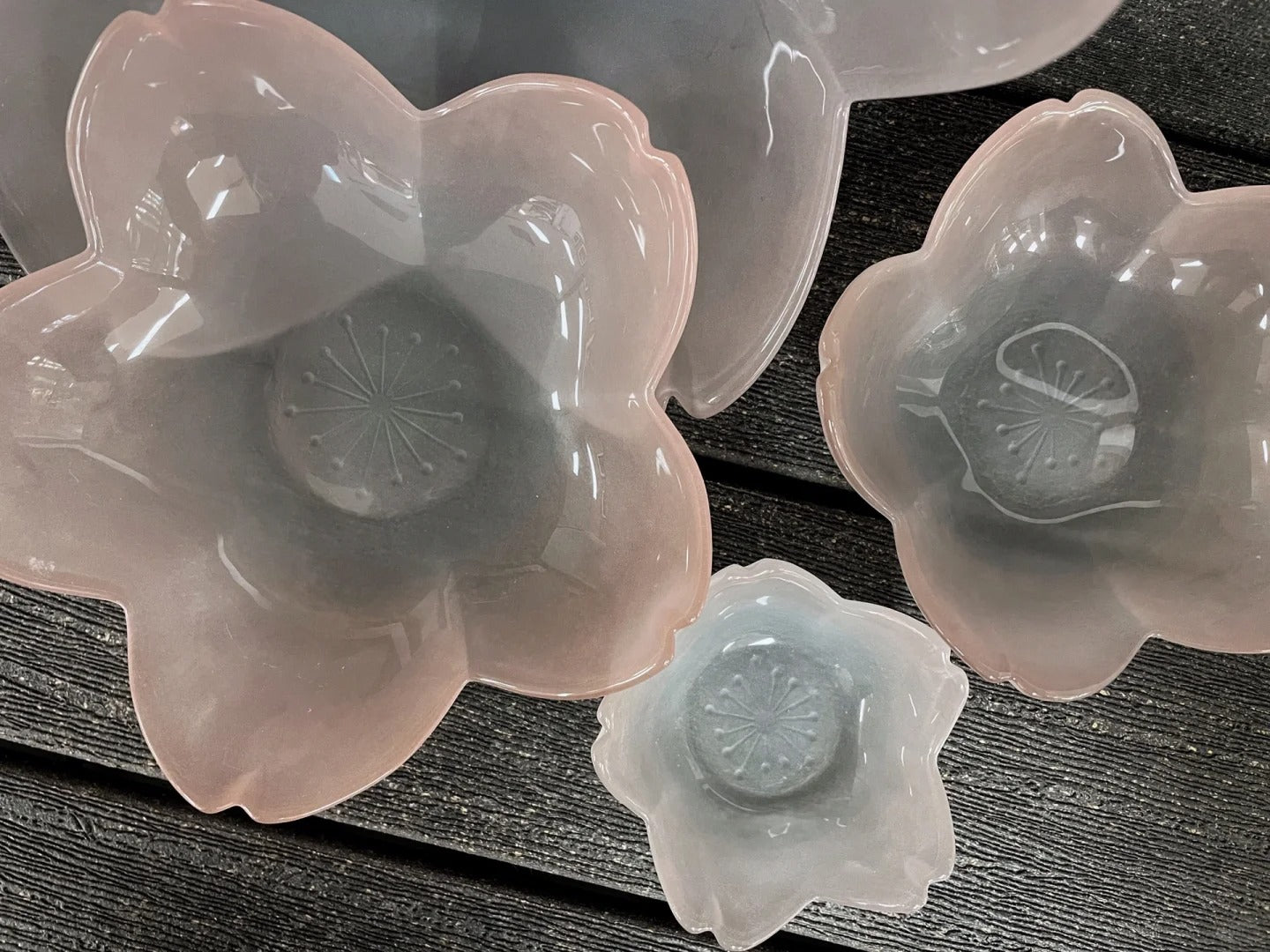 Hirota Sakura Shape Glass Plate (4pcs set)