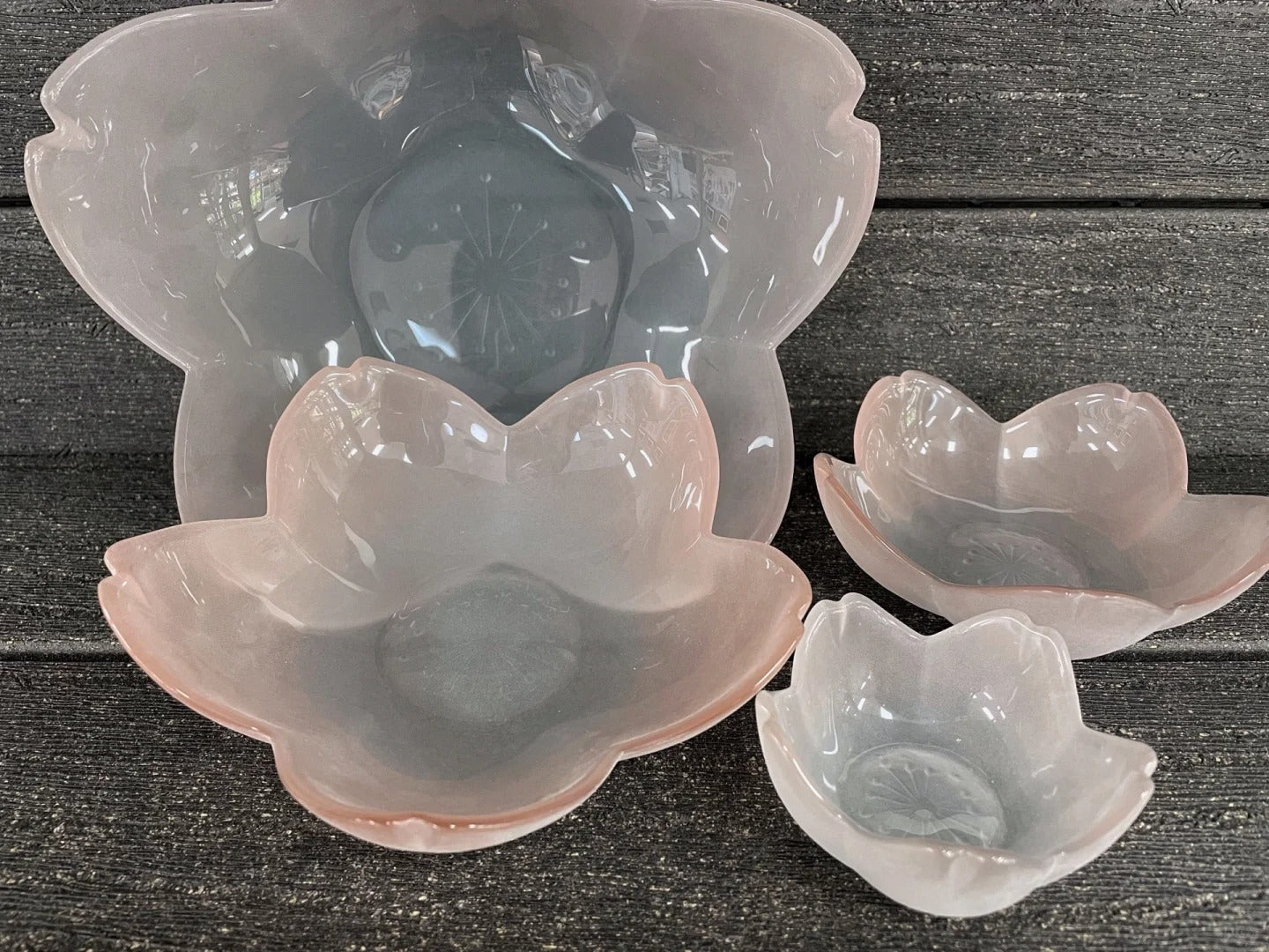 Hirota Sakura Shape Glass Plate (4pcs set)