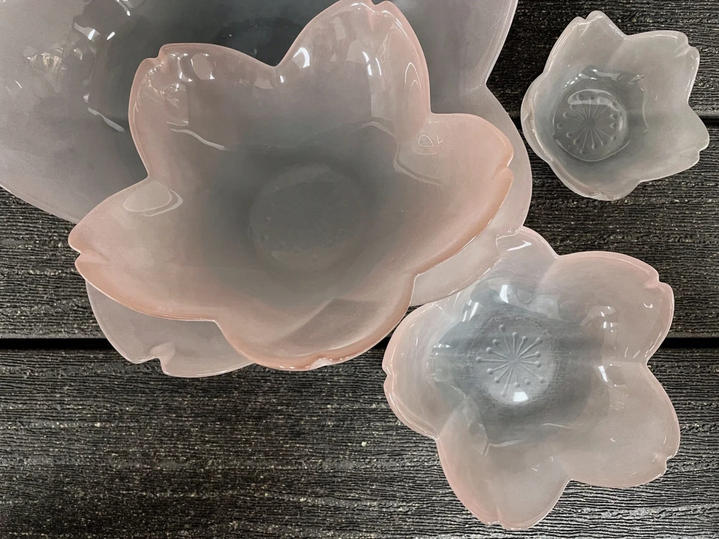 Hirota Sakura Shape Glass Plate (4pcs set)
