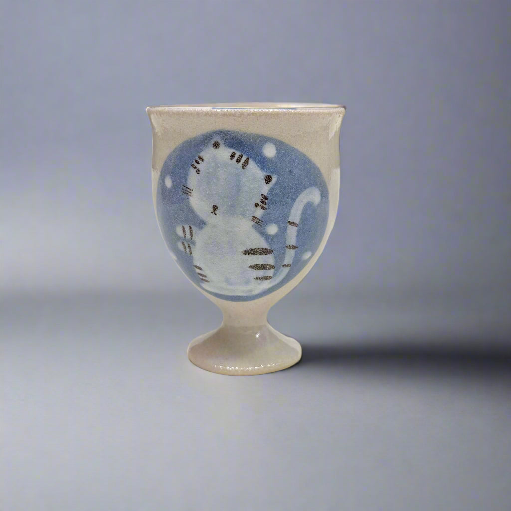Maruko Playful Cat Sake / Tea Cup