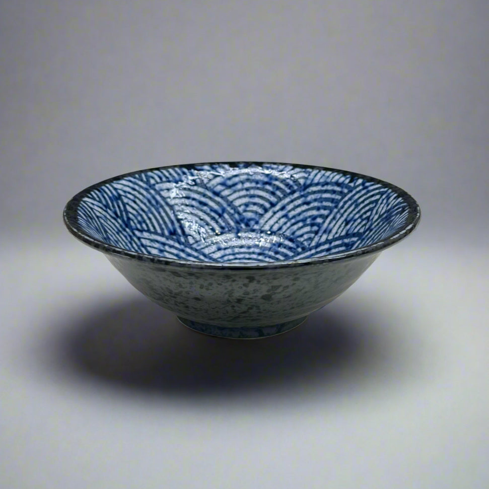 Kakuni Wave Pattern Flat Bowl