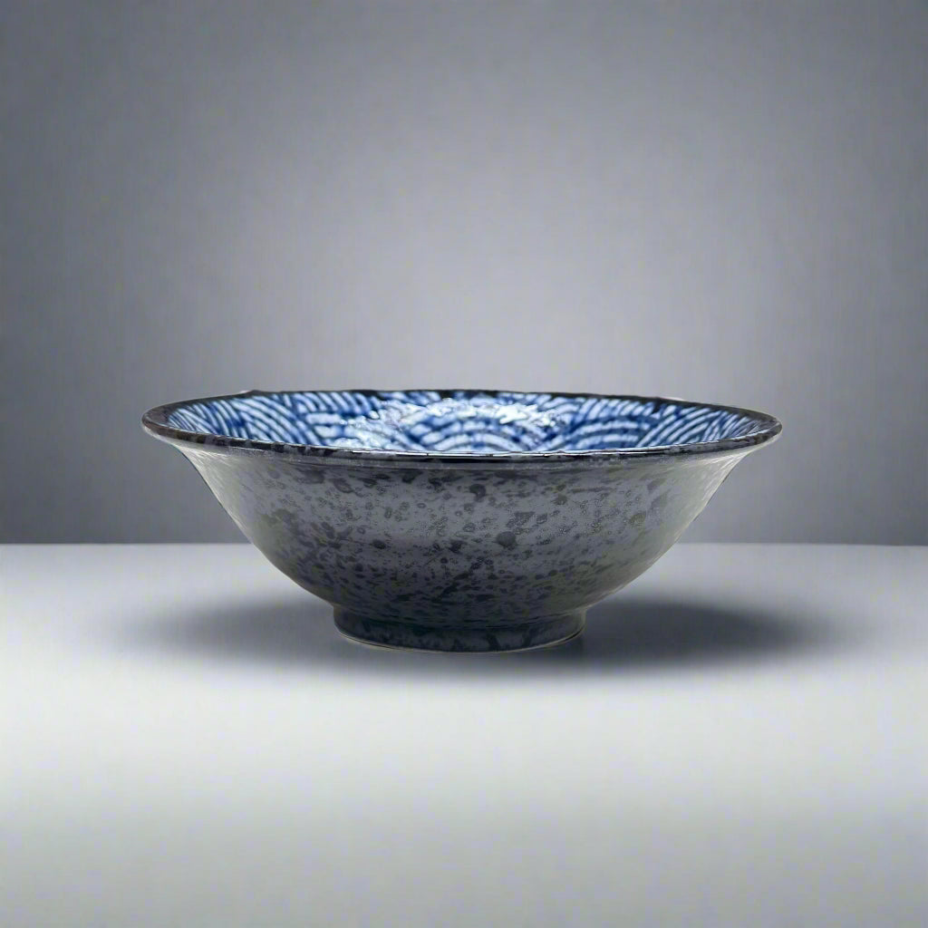 Kakuni Wave Pattern Flat Bowl