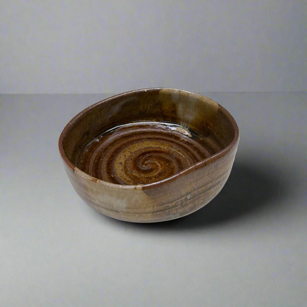 Maruko Yohen Karatsu Irregular Shape Bowl