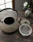 IKENAGA Nambu Cast Iron Teapot Pine & Crane 550ml