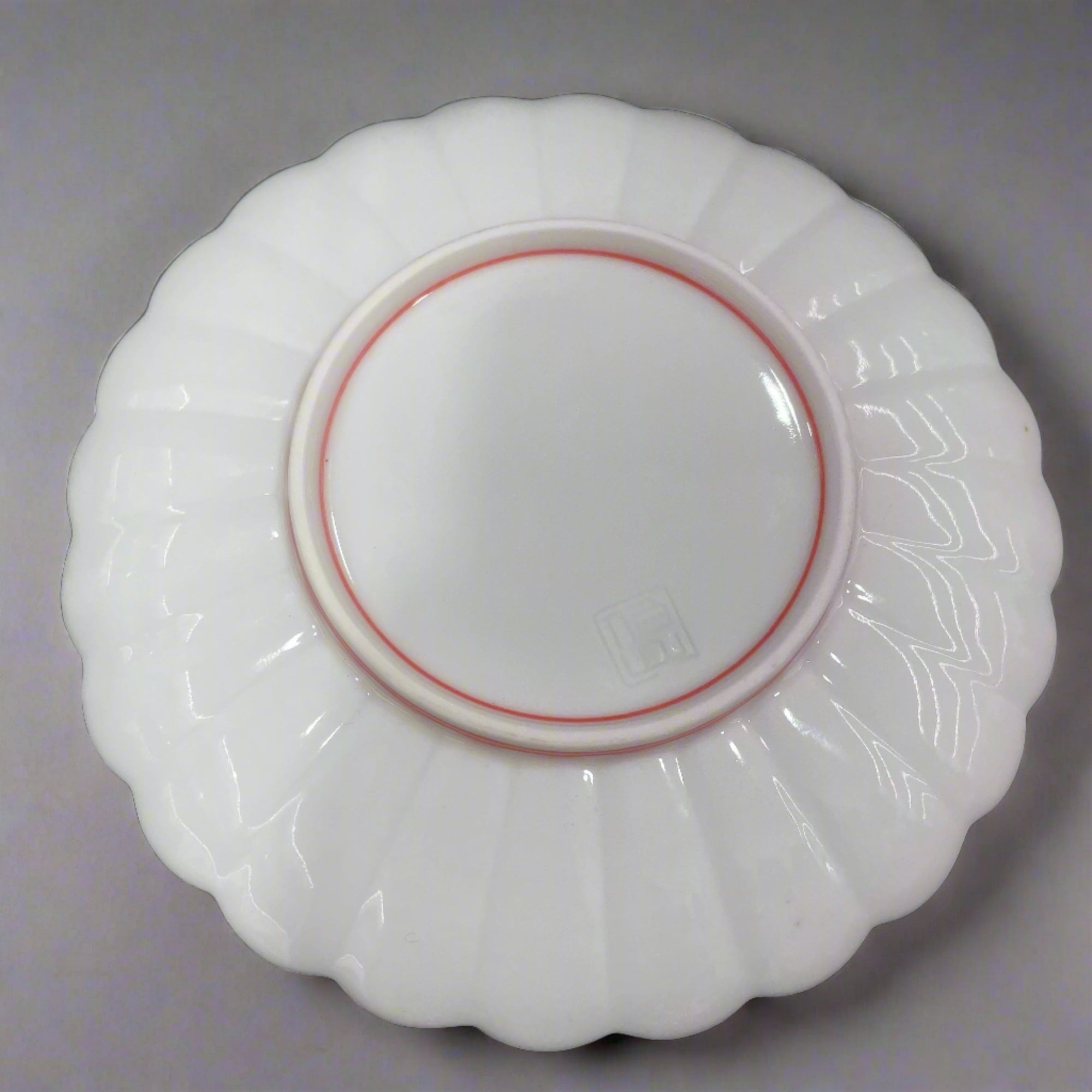 Arita-ware Chrysanthemum Plate