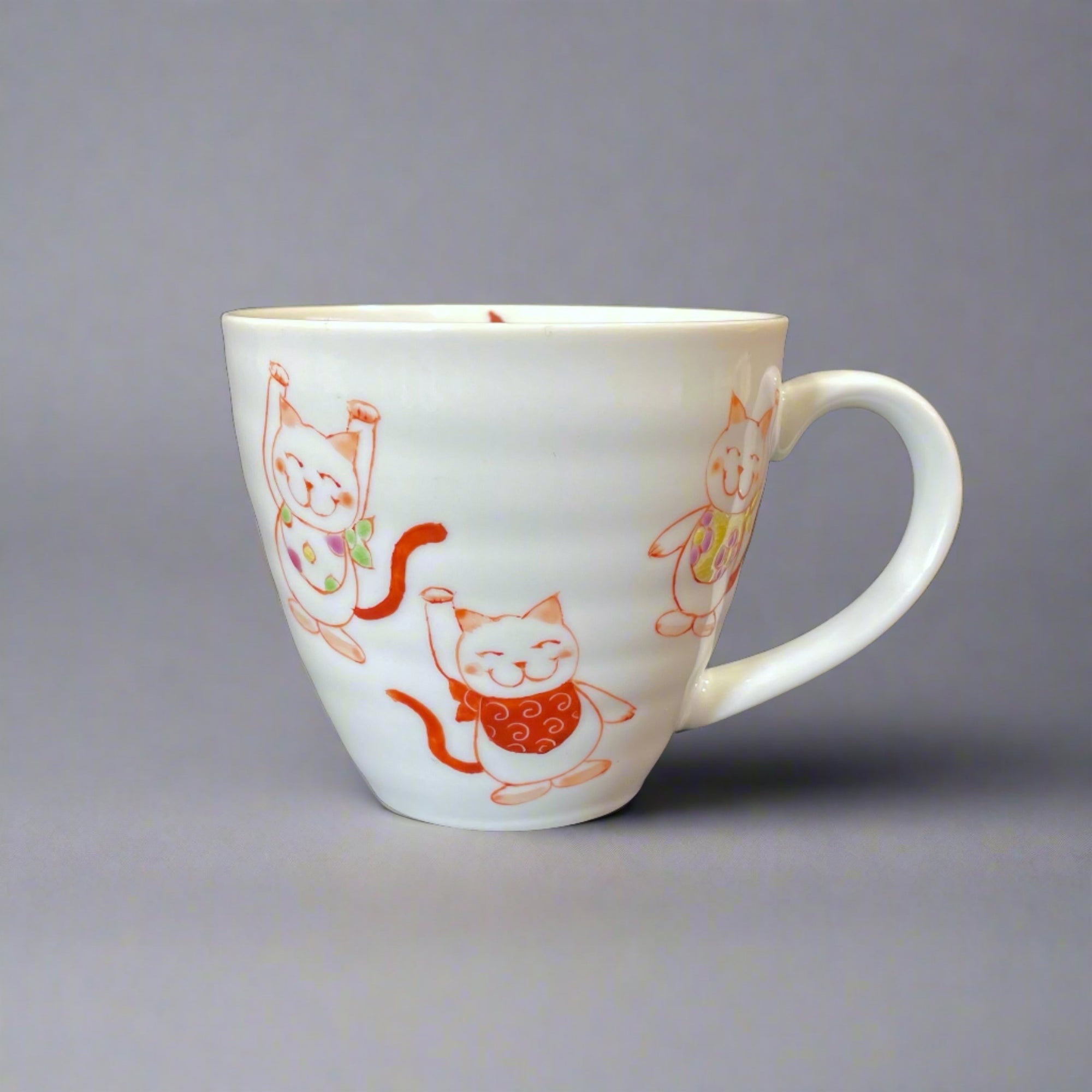 Kutani-ware Lucky Cat Mug by Yu