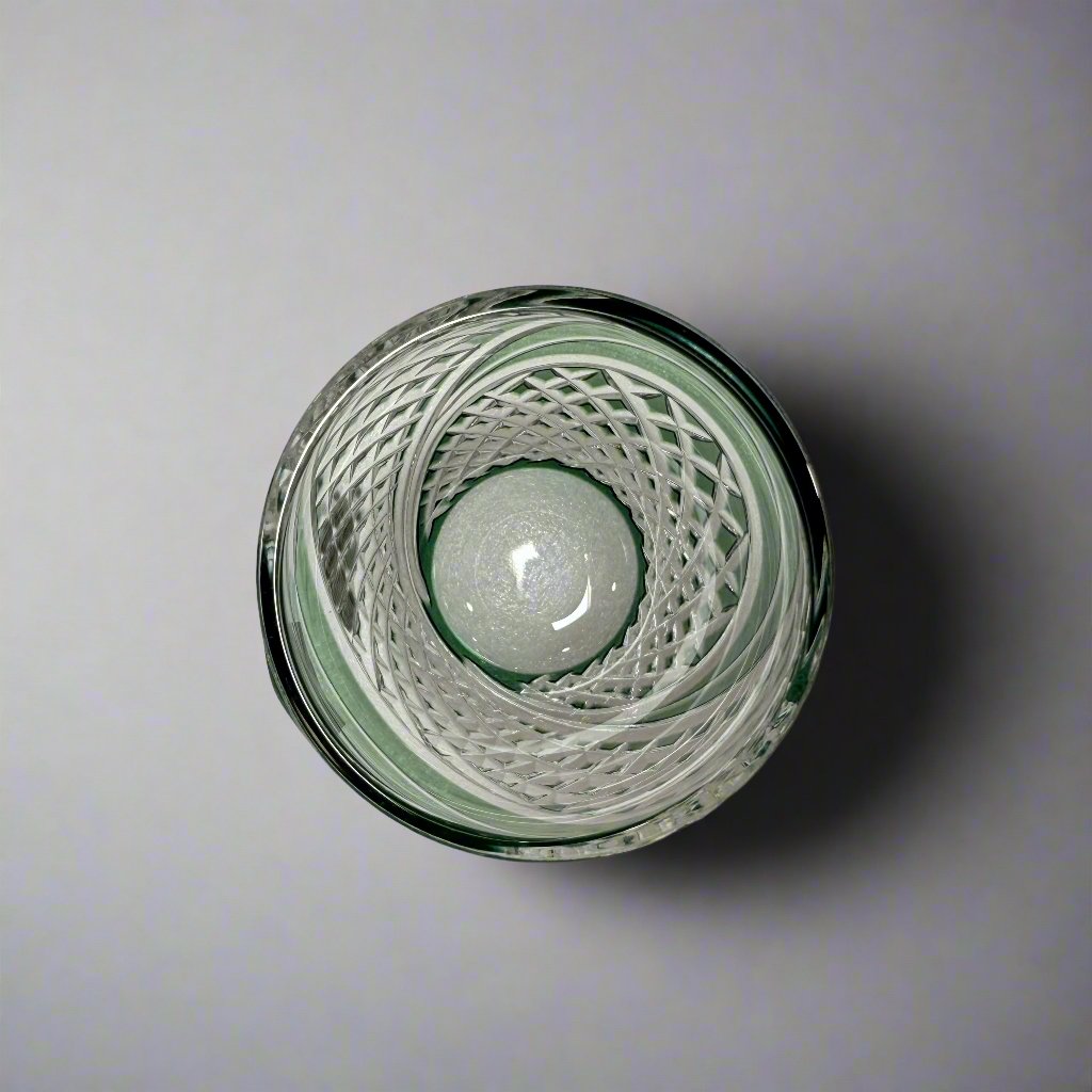 Kagami Edo Kiriko Sake Glass - Fish Scales Strip 魚子流し紋 (Green)