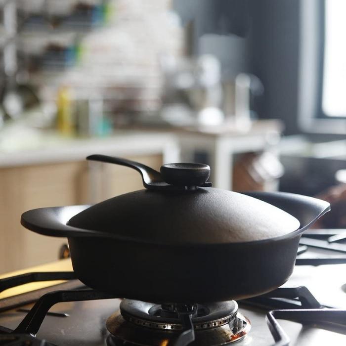 Yanagi Sori Nambu Tekki Cast Iron Shallow Casserole