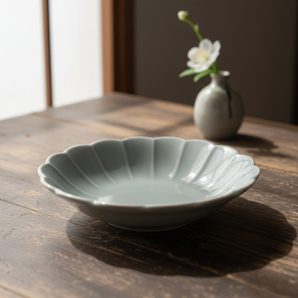 Mino Ware Grey Glaze Floral-shaped Deep Plate - Two Sizes