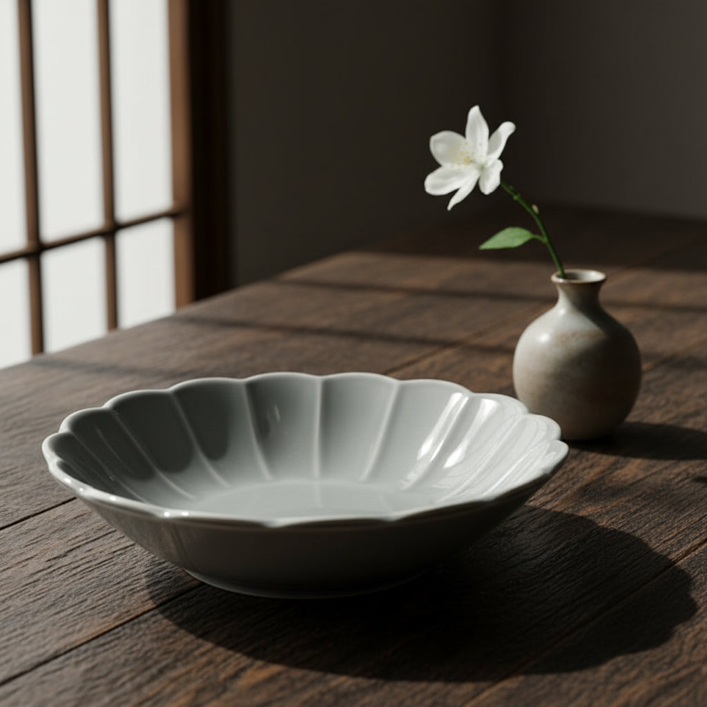 Mino Ware Grey Glaze Floral-shaped Deep Plate - Two Sizes