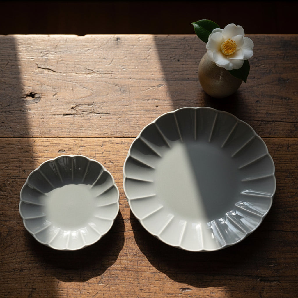 Mino Ware Grey Glaze Floral-shaped Deep Plate - Two Sizes