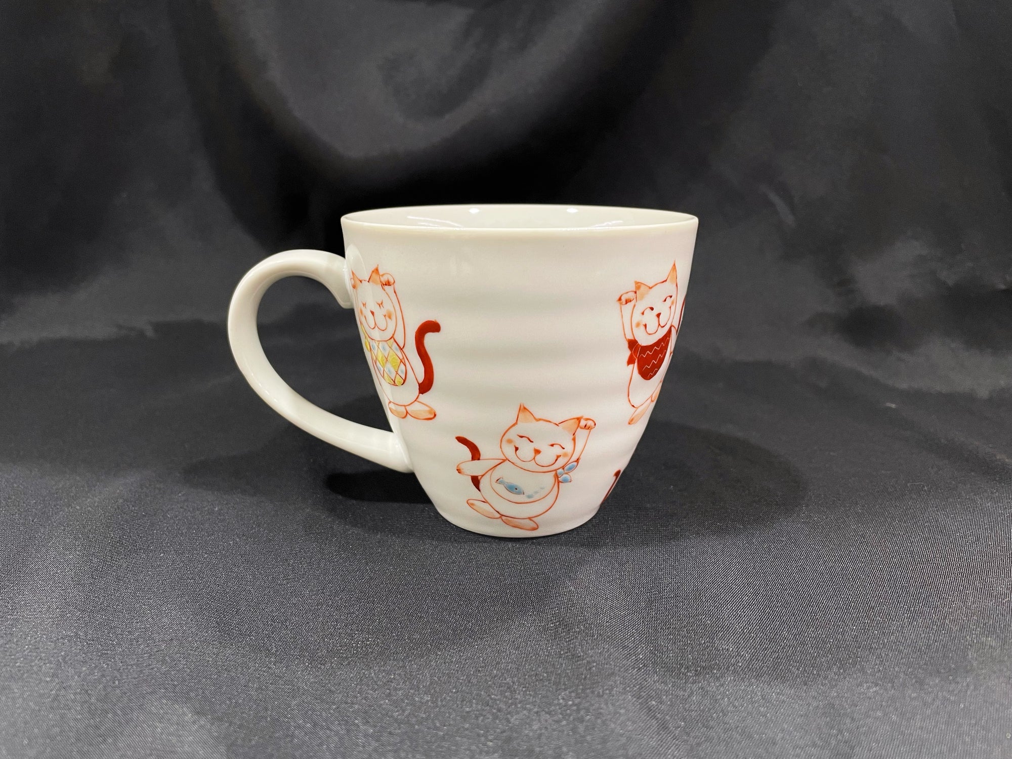 Kutani-ware Lucky Cat Mug by Yu