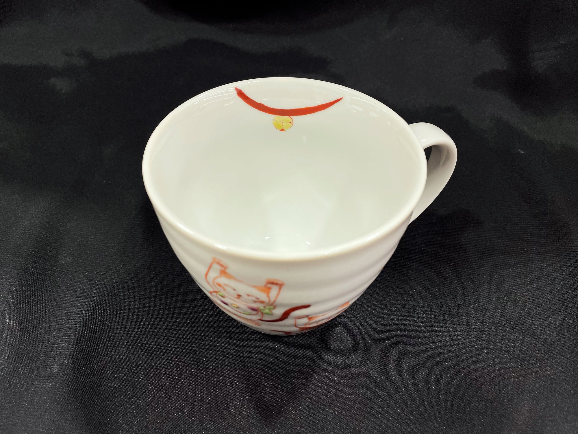 Kutani-ware Lucky Cat Mug by Yu